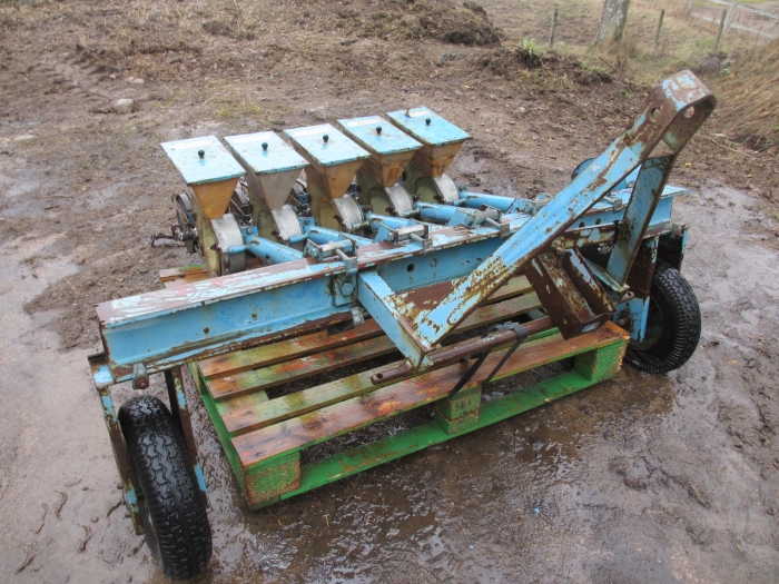 3799 Nibex 300 seeding machine 5 row