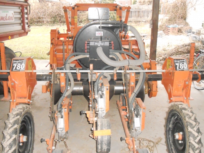 3209 Stanhay/Struik carrot bed and seeder combination