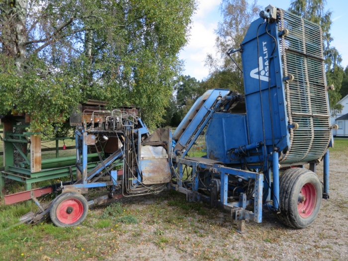 3881 Asa-Lift carrot harvester 1 row mounted bunker T-18