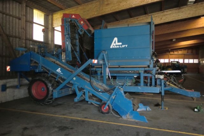 3298 ASA-LIFT onion loader with bunker