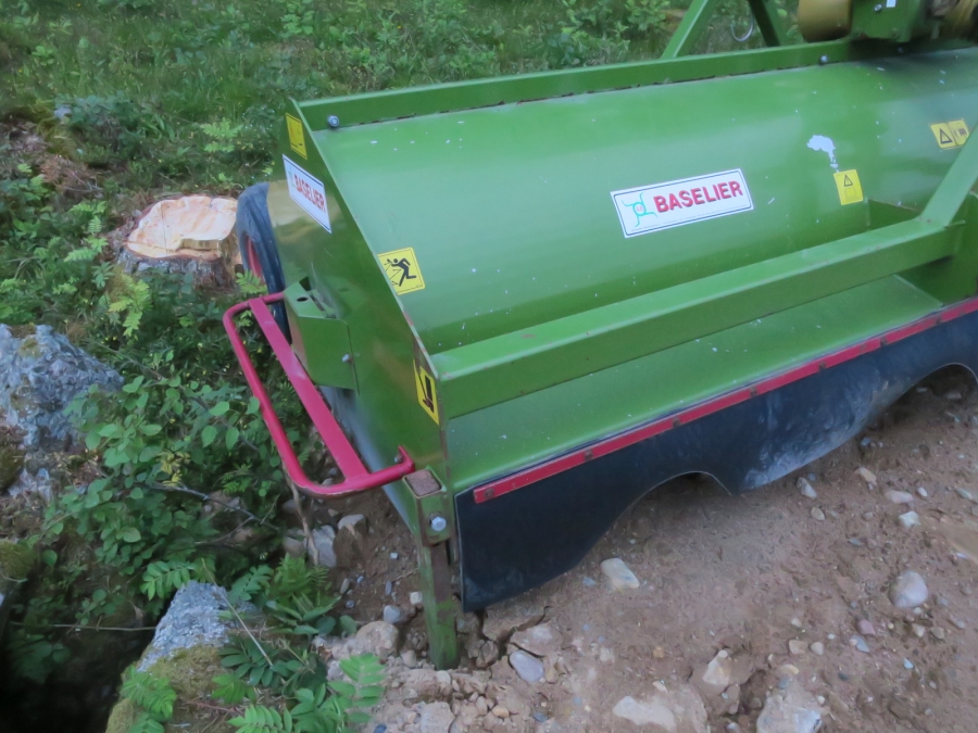 4130 Baselier Haulm topper LKB320