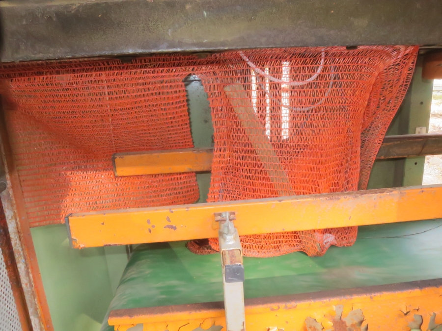 4132 Sorma net bagger with Fischbein Stitcher