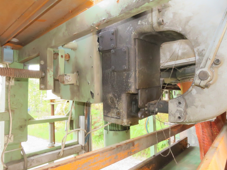 4132 Sorma net bagger with Fischbein Stitcher