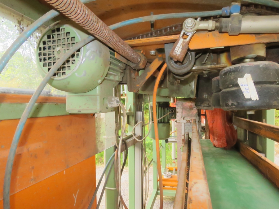 4132 Sorma net bagger with Fischbein Stitcher