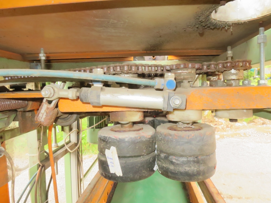 4132 Sorma net bagger with Fischbein Stitcher