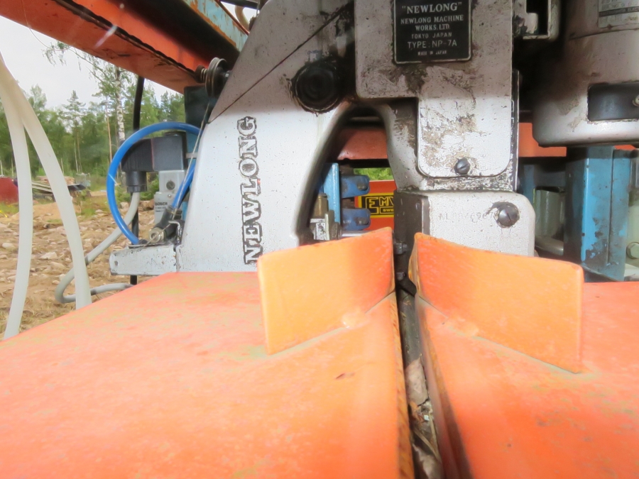 4145 EMVE Nählinie mit Newlong Nähmaschine