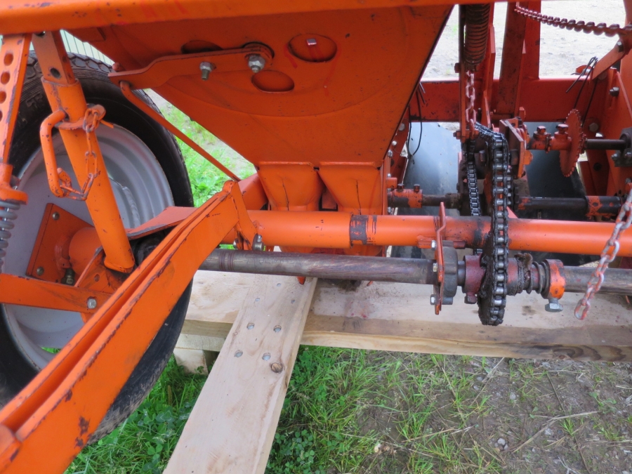 4158 Underhaug Kartoffellegemaschine 2 Reihe