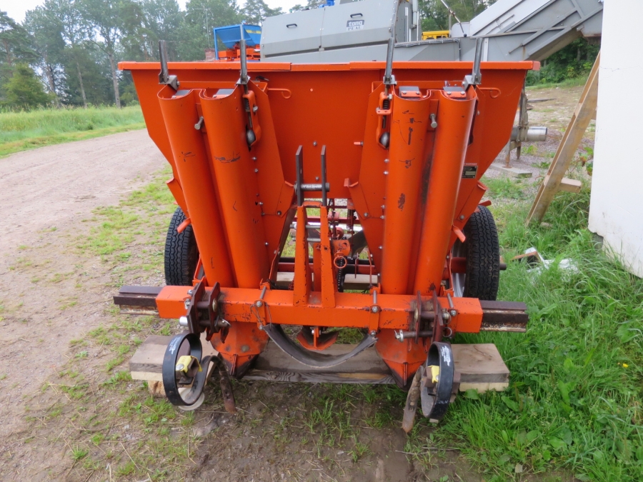 4158 Underhaug Kartoffellegemaschine 2 Reihe