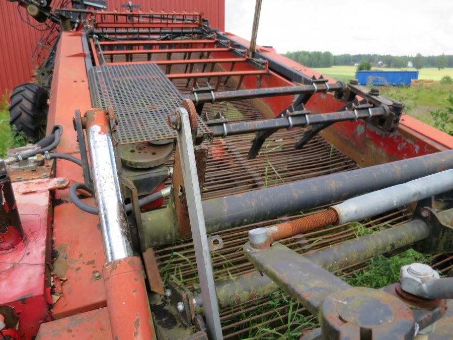 4163 Amac potato harvester 2 row with elevator
