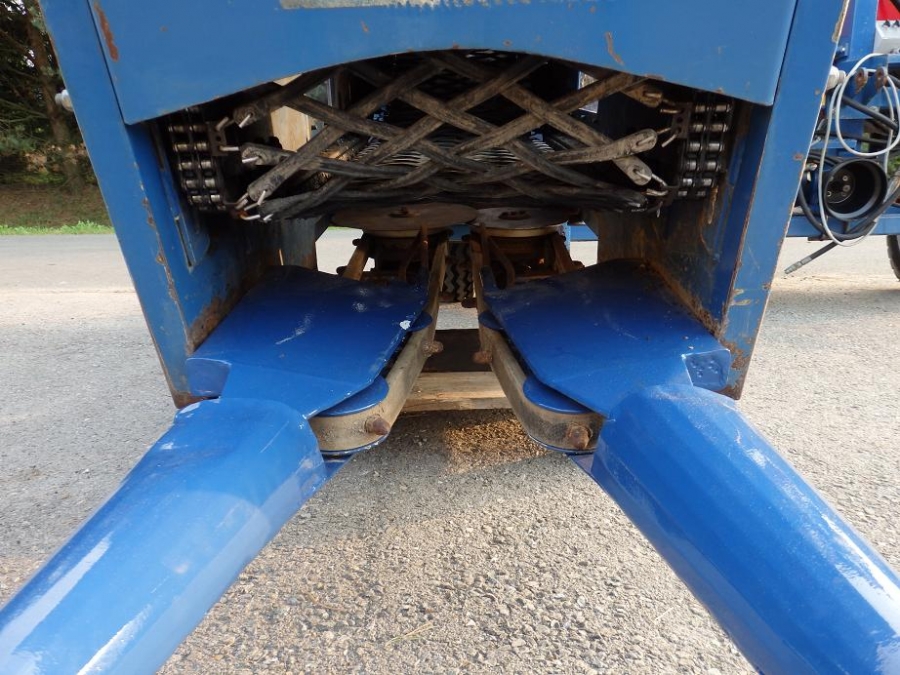 4167 Asa-Lift cabbage harvester with elevator