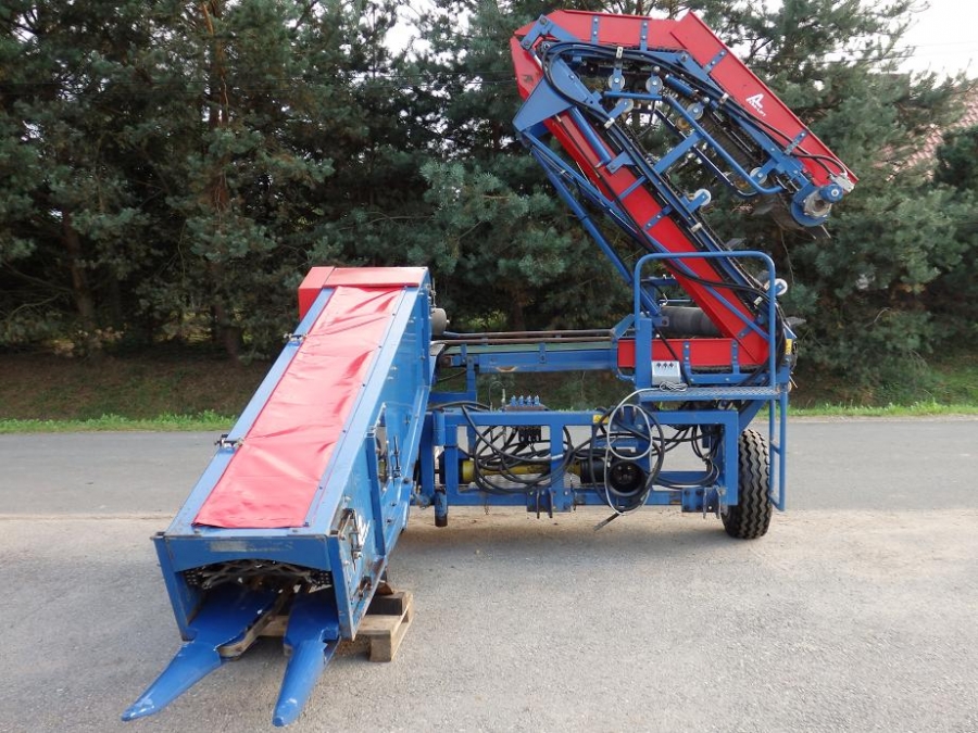 4167 Asa-Lift cabbage harvester with elevator
