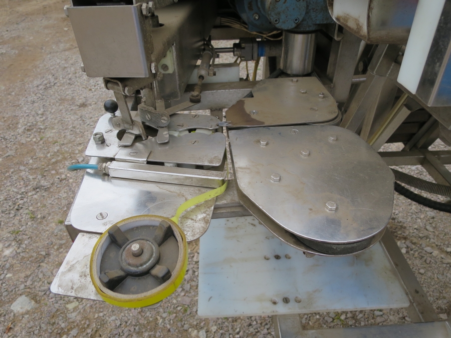 4169 Newtec G30A Waage und Verpackung für Möhren