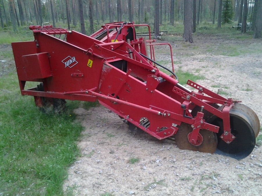 4168 Juko Midi potato harvester mounted