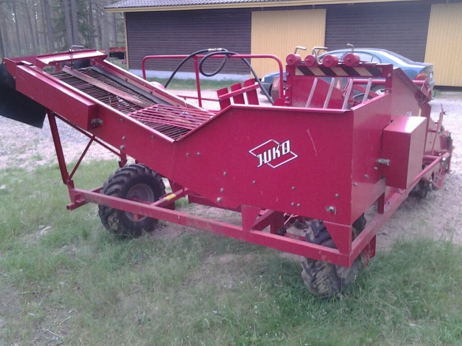 4168 Juko Midi potato harvester mounted