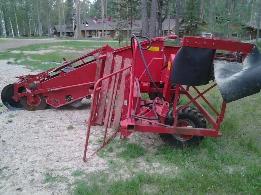 4168 Juko Midi potato harvester mounted