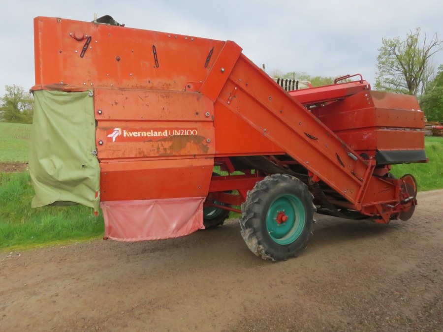 4201 Kverneland UN2100 potato harvester