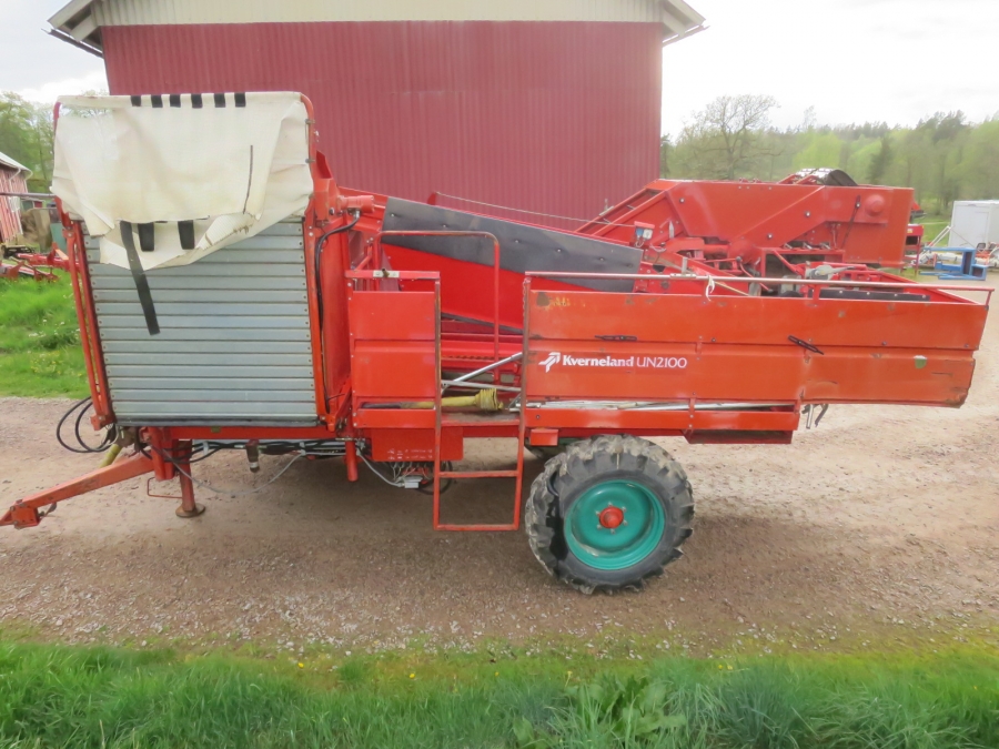 4201 Kverneland UN2100 potato harvester
