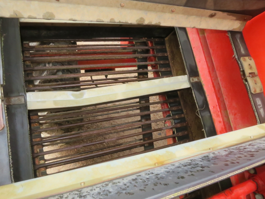 4201 Kverneland UN2100 potato harvester