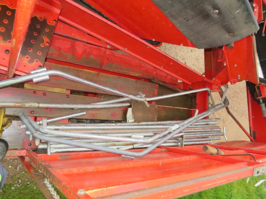 4201 Kverneland UN2100 potato harvester
