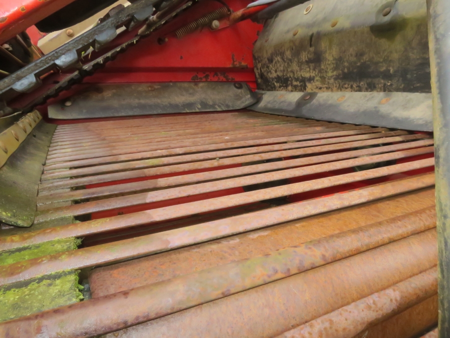 4201 Kverneland UN2100 potato harvester