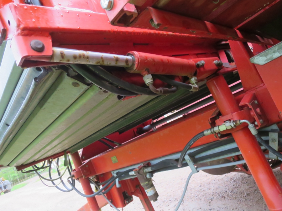 4201 Kverneland UN2100 potato harvester