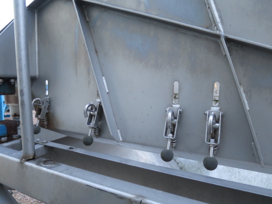 4225 vibratory feeder 1200 mm