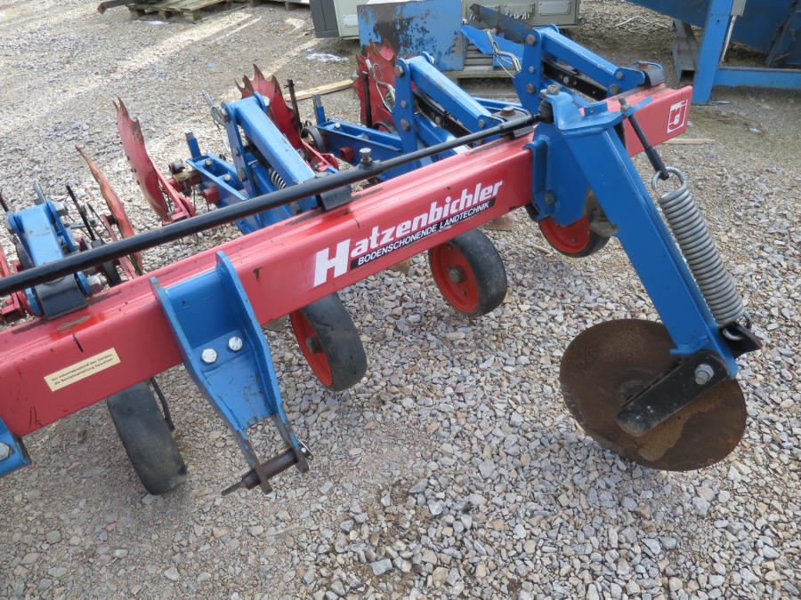 4263 Hatzenbichler row crop cleaner 7 row with steering