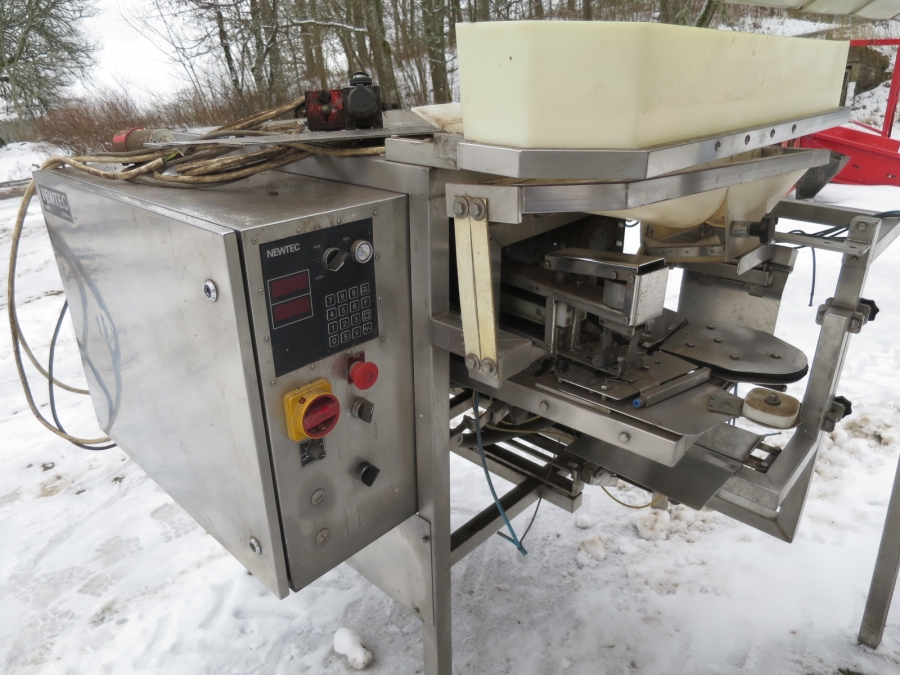 4278 Newtec 2000 Waage mit VB40CC Tütemaschine