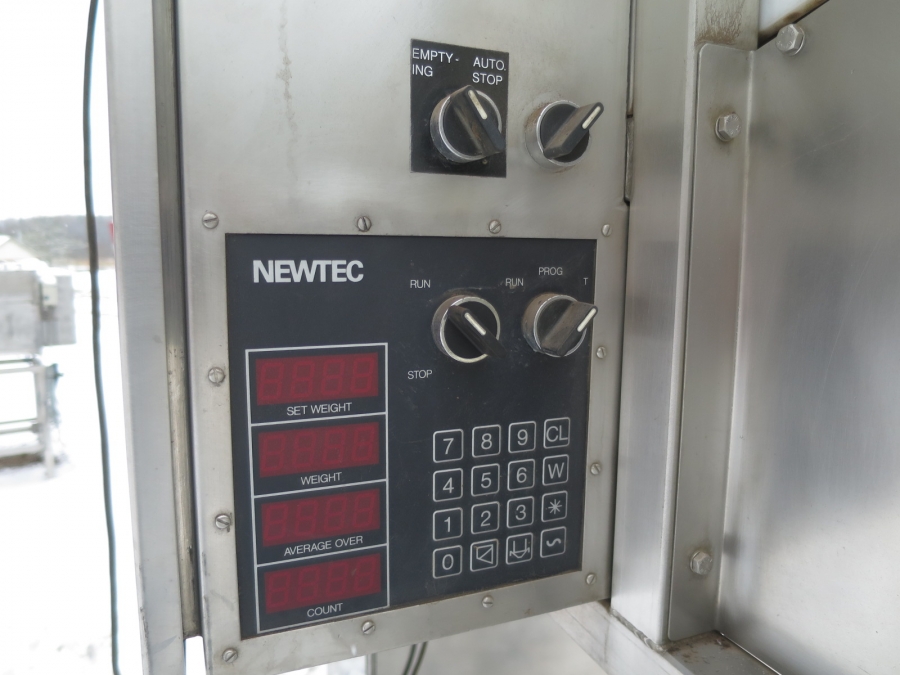 4278 Newtec 2000 Waage mit VB40CC Tütemaschine