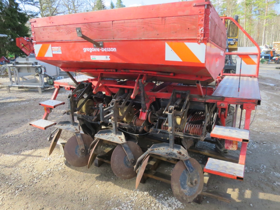 4333 Gregoire Besson Pflanzmaschine Kartoffeln