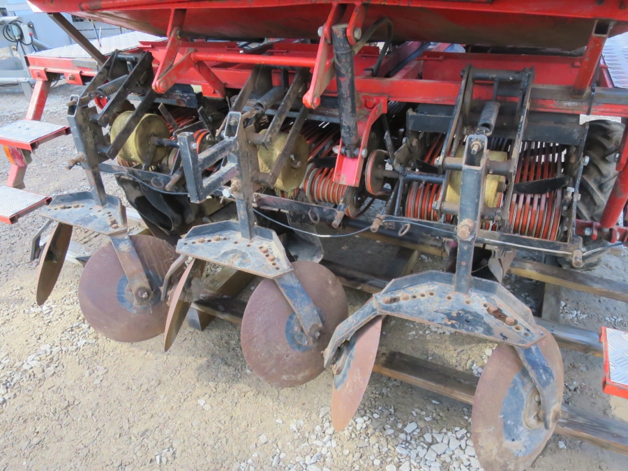 4333 Gregoire Besson Pflanzmaschine Kartoffeln