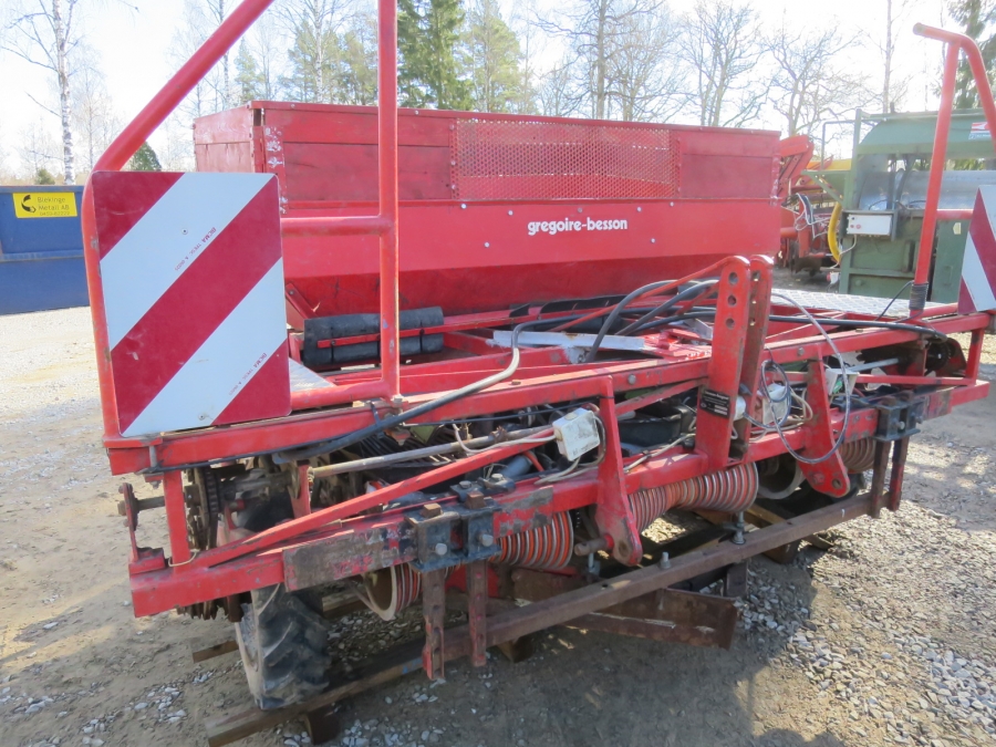 4333 Gregoire Besson Pflanzmaschine Kartoffeln