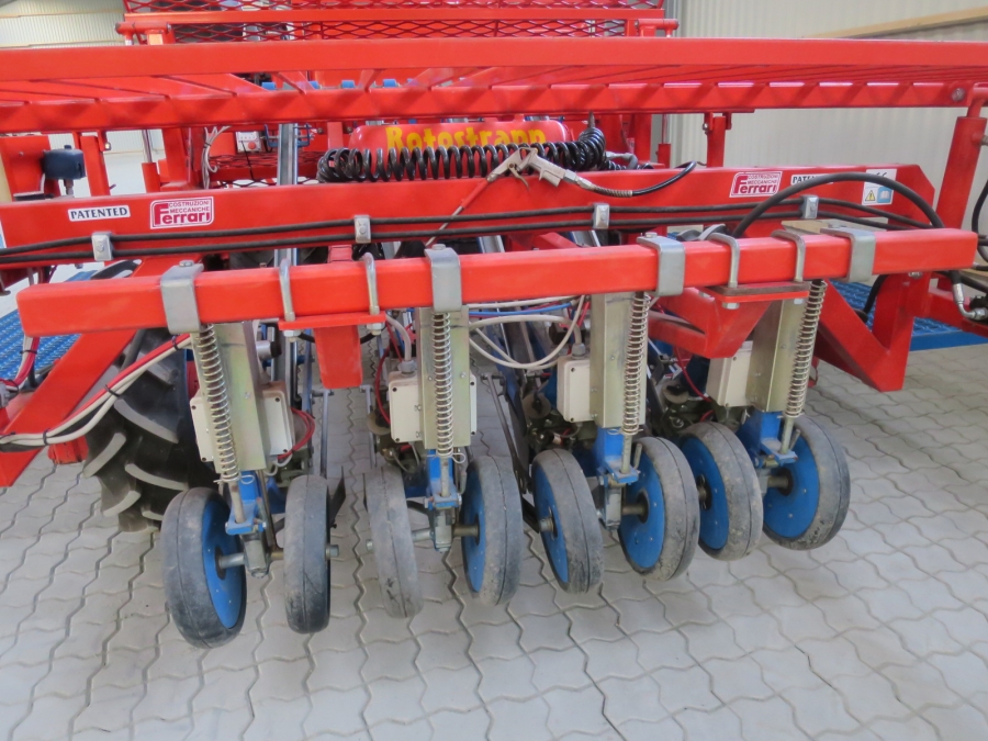 4334 Ferrari Rotostrapp Pflanzmaschine Selbstfahrend