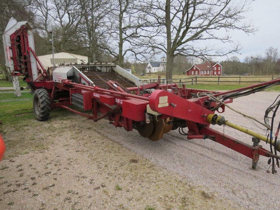 4341 Reekie Clean Flow 2000 potato harvester