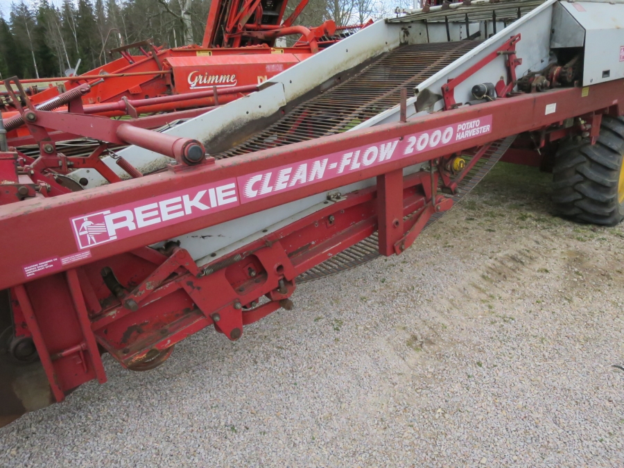 4341 Reekie Clean Flow 2000 potato harvester