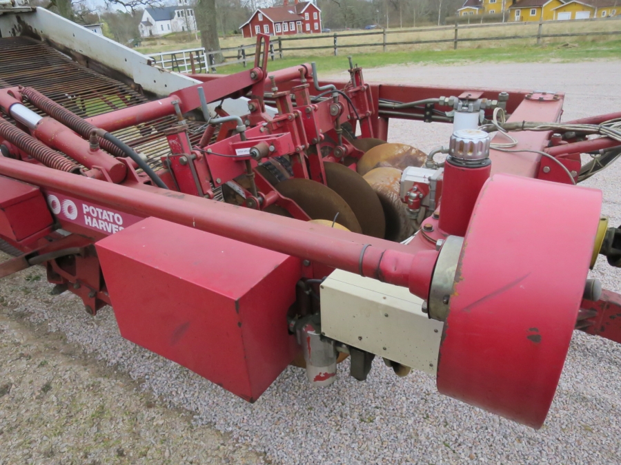 4341 Reekie Clean Flow 2000 potato harvester