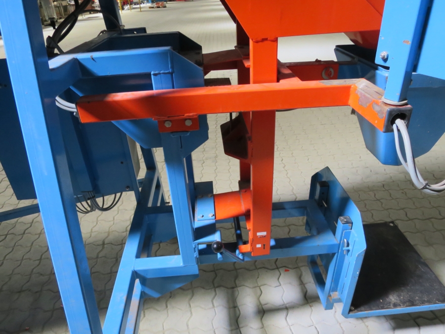 4367 EMVE automatic weigher for carrots, potatoes etc