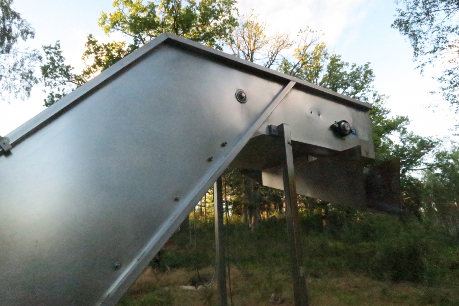 4396 Dornow Slide chain bunker with swan neck