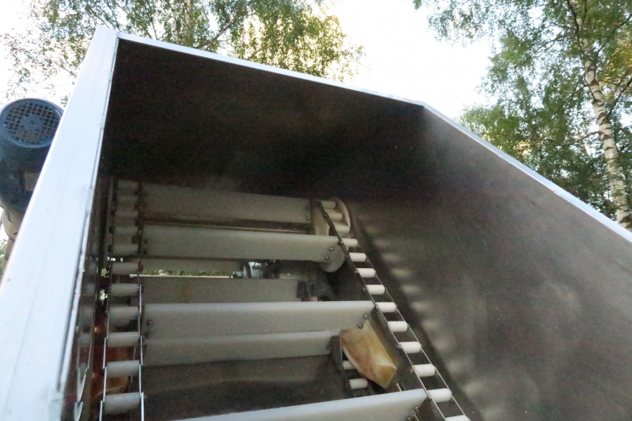 4396 Dornow Slide chain bunker with swan neck