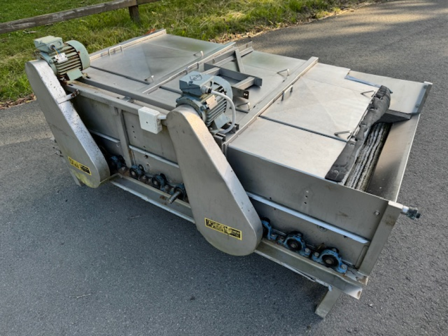 4413 EMVE Bürstenwaschmaschine 1000 mm x 12 Rollen