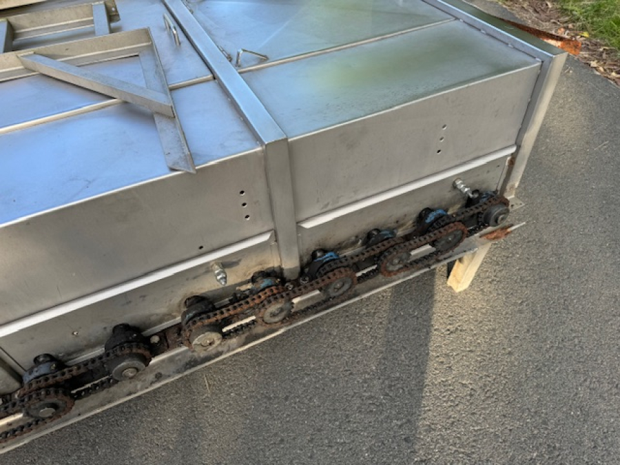 4413 EMVE Bürstenwaschmaschine 1000 mm x 12 Rollen