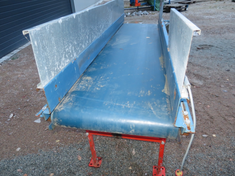 4486 Upmatic Förderband mit bein 2000x500 mm