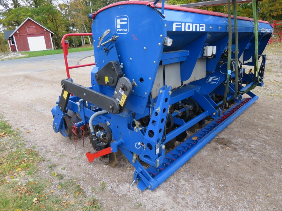 4493 Fiona direct seeding drill 4m XC DC