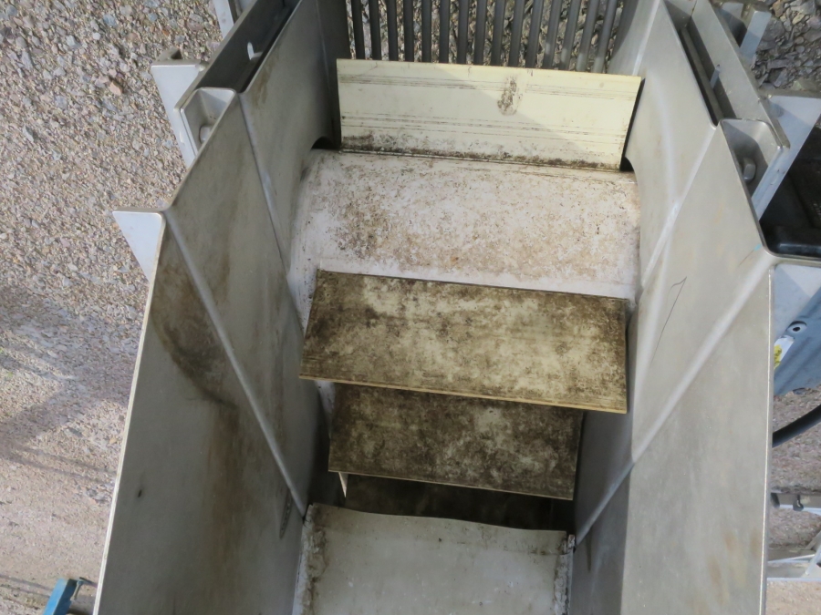 4498 Limas conveyor vertical standing 2700x300 mm