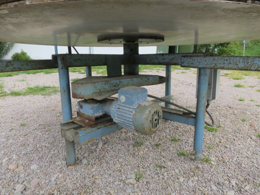 4520 rotating packaging table