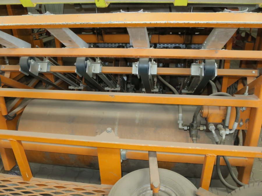 4524 Regero planting machine for plastic