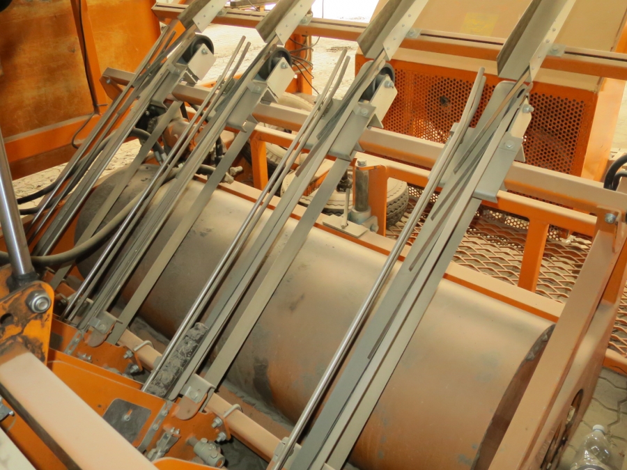 4524 Regero planting machine for plastic