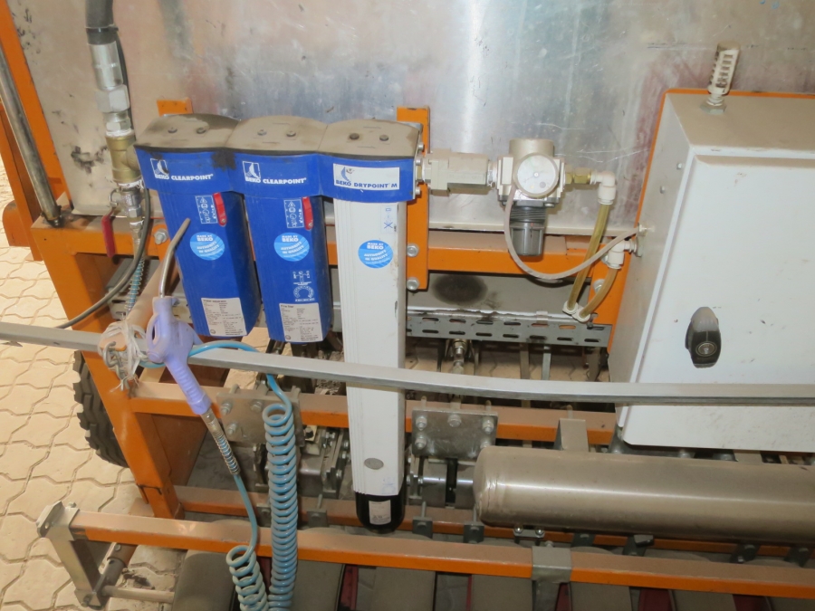 4524 Regero planting machine for plastic