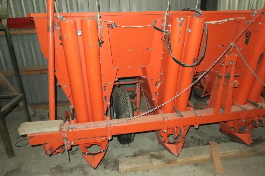 4528 Underhaug 4 Reihe Kartoffelleger