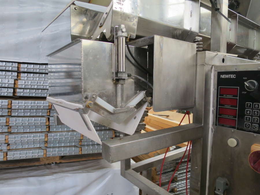 4575 Newtec 1100 computer weigher